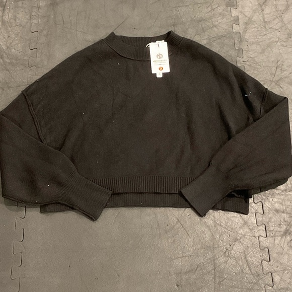 Merokeety Sweaters - Classic Black Women's Crew Neck Sweater